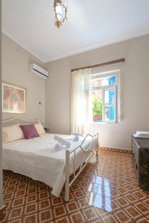 Grandma's Chic In Chania Venetian Harbor Chrissi Akti Chania